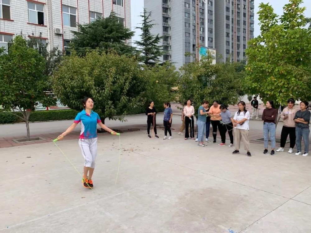 教师跳绳比赛