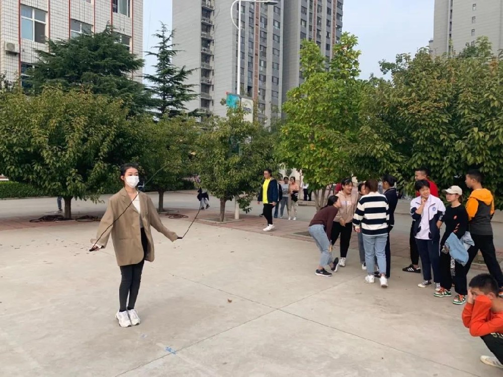 教师跳绳比赛