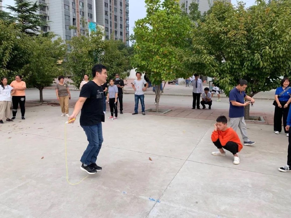 教师跳绳比赛
