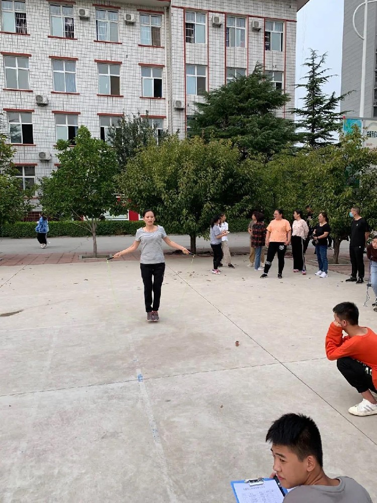 教师跳绳比赛
